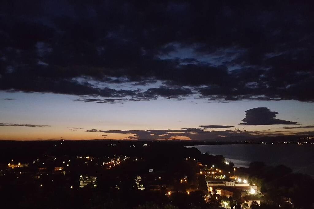 Bellavista La Tua Romantica Vacanza Sul Trasimeno Lägenhet Castiglione del Lago Exteriör bild